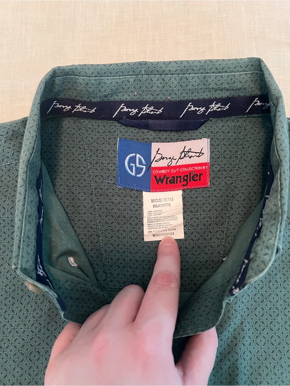 Wrangler Button down - Picture 5 of 8